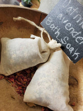 Load image into Gallery viewer, Oatmeal Lavender Chamomile Rose Bathe Soak Sachet