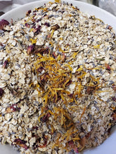 Load image into Gallery viewer, Oatmeal Lavender Chamomile Rose Bathe Soak Sachet